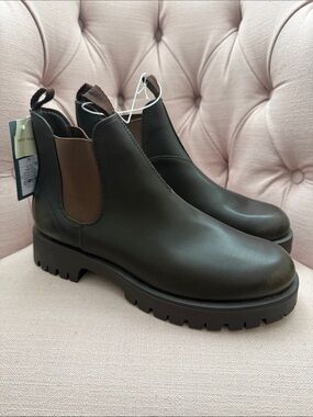 Universal Thread Dark Brown Chelsea Combat Boots